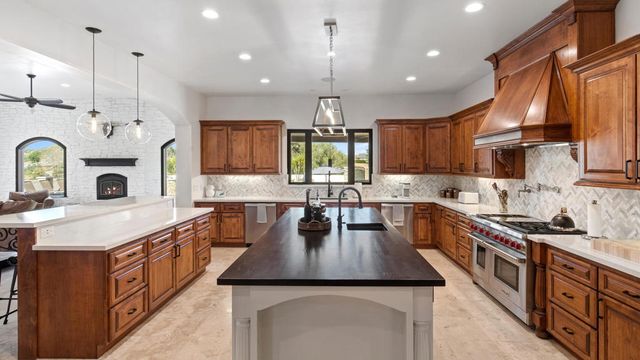33120 Vino Way, Temecula, CA 92591