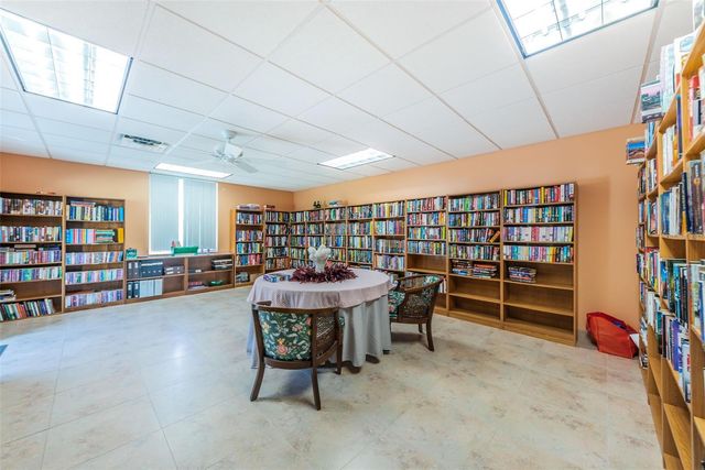 39820 US HIGHWAY 19 N 15, Tarpon Springs, FL 34689