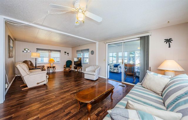 39820 US HIGHWAY 19 N 15, Tarpon Springs, FL 34689