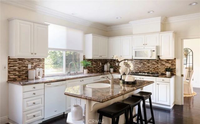 24589 Lola, Newhall, CA 91321