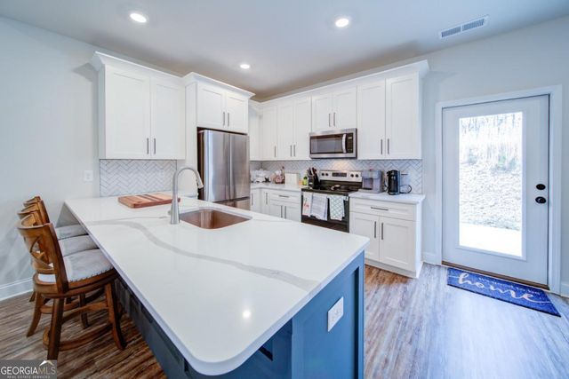 170 White Antelope Street, Waleska, GA 30183