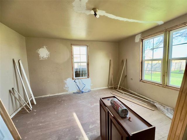 518 E Commerce Street, Altus, OK 73521
