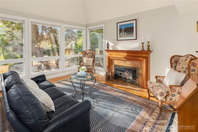 1708 Bellevue Way NE, Bellevue, WA 98004