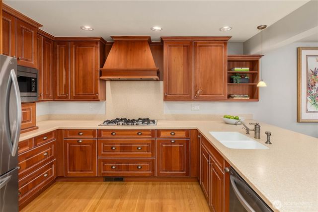 1708 Bellevue Way NE, Bellevue, WA 98004