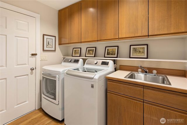 1708 Bellevue Way NE, Bellevue, WA 98004