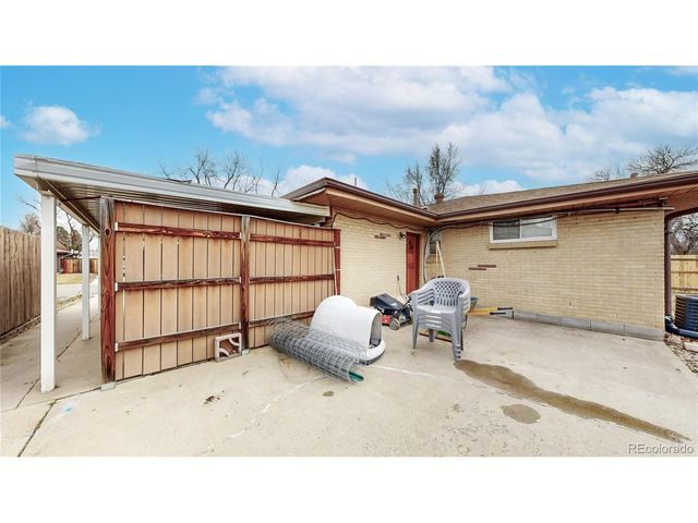 6141 Hoyt St, Arvada, CO 80004