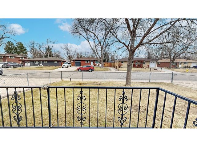 6141 Hoyt St, Arvada, CO 80004