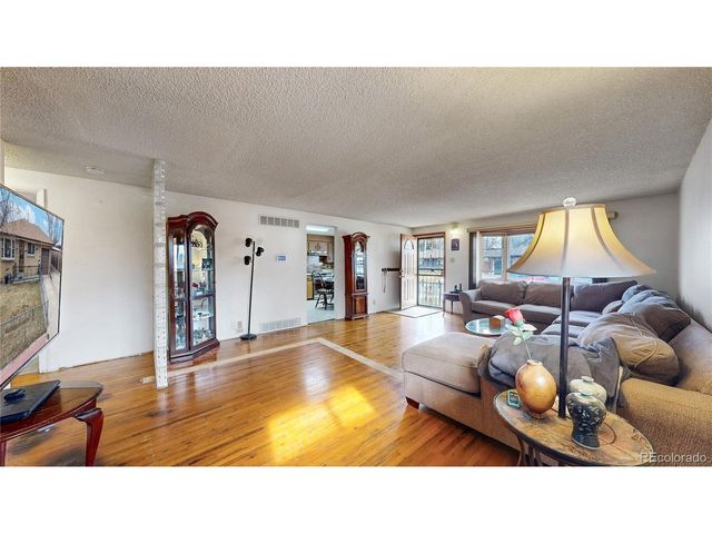 6141 Hoyt St, Arvada, CO 80004