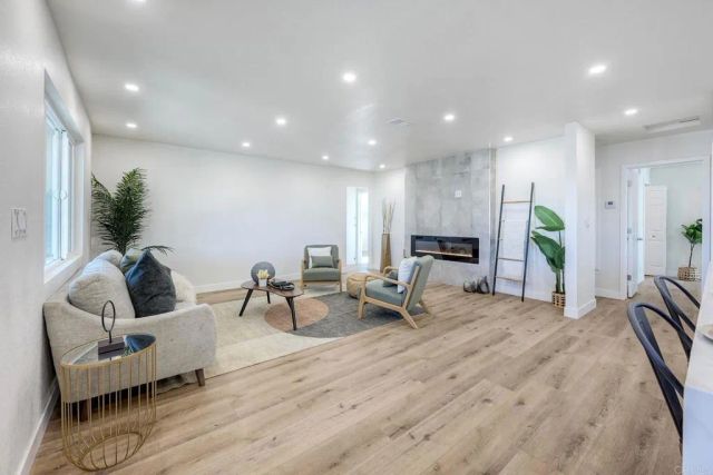 1350 Marabou Lane, Vista, CA 92083