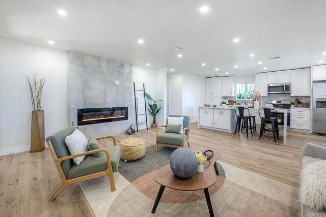 1350 Marabou Lane, Vista, CA 92083