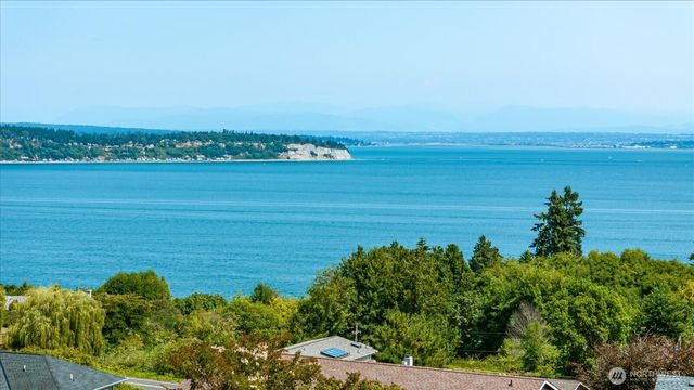 4633 Tanner View Drive, Clinton, WA 98236