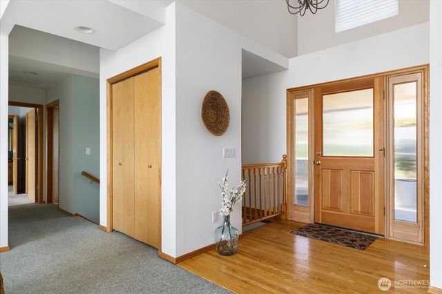 4633 Tanner View Drive, Clinton, WA 98236