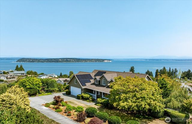 4633 Tanner View Drive, Clinton, WA 98236