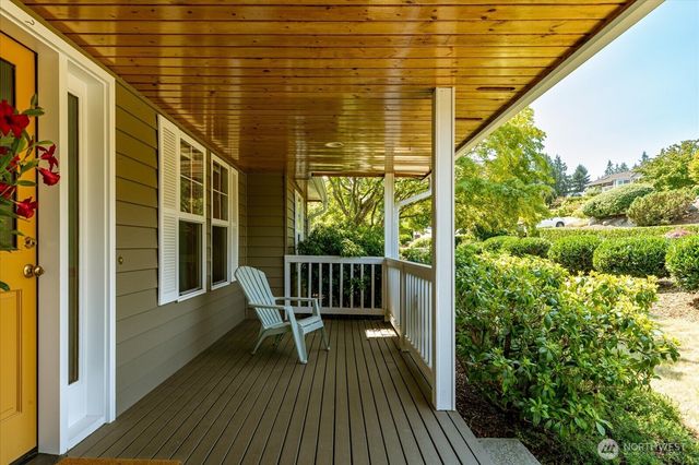 4633 Tanner View Drive, Clinton, WA 98236