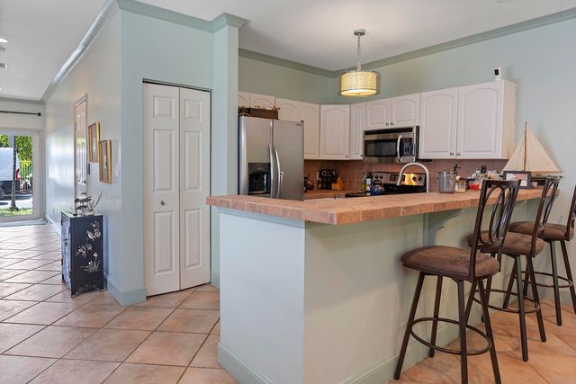 808 SW 4th Avenue, Fort Lauderdale, FL 33315