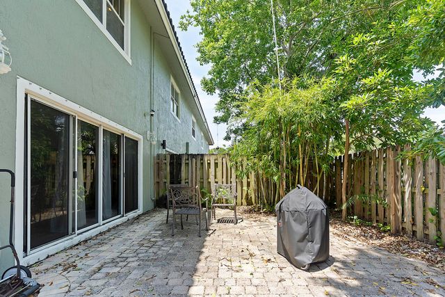 808 SW 4th Avenue, Fort Lauderdale, FL 33315