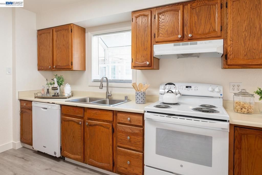 Image 11 of property listing at 21743 Princeton St. 8, Hayward, CA 94541