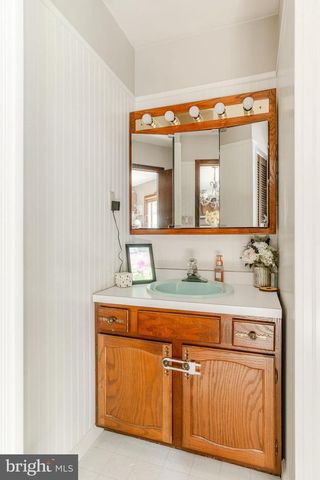 40 QUAKER HILL RD, Morgantown, PA 19543