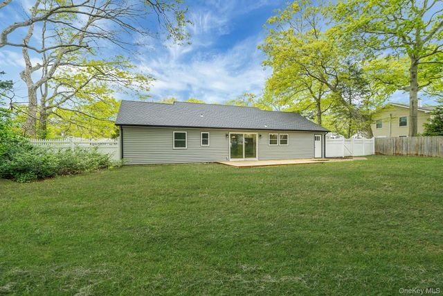 41 Winside Lane, Coram, NY 11727
