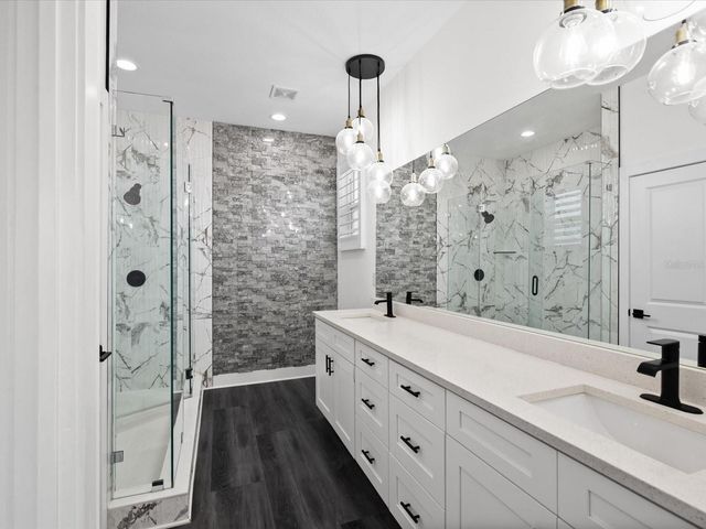 5002 W IDAHO STREET, Tampa, FL 33616