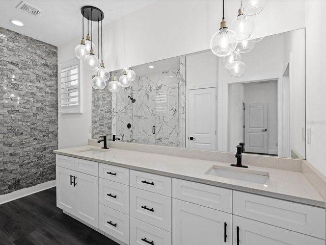 5002 W IDAHO STREET, Tampa, FL 33616