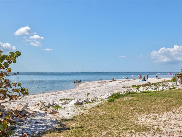 5002 W IDAHO STREET, Tampa, FL 33616