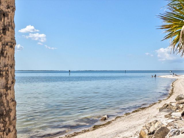 5002 W IDAHO STREET, Tampa, FL 33616