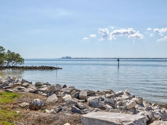 5002 W IDAHO STREET, Tampa, FL 33616