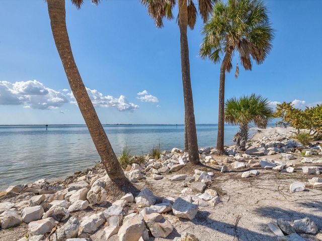 5002 W IDAHO STREET, Tampa, FL 33616