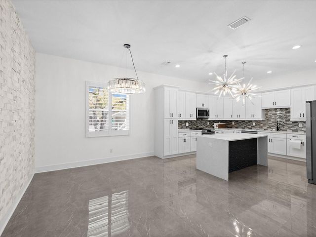 5002 W IDAHO STREET, Tampa, FL 33616