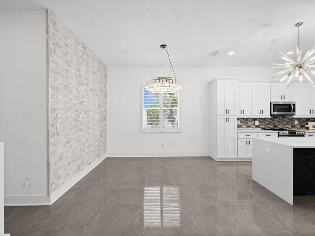 5002 W IDAHO STREET, Tampa, FL 33616