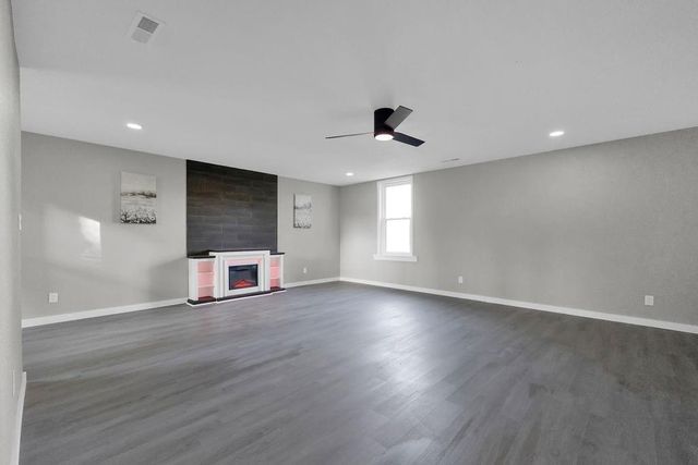 5910 SE Easton Road, St Joseph, MO 64507