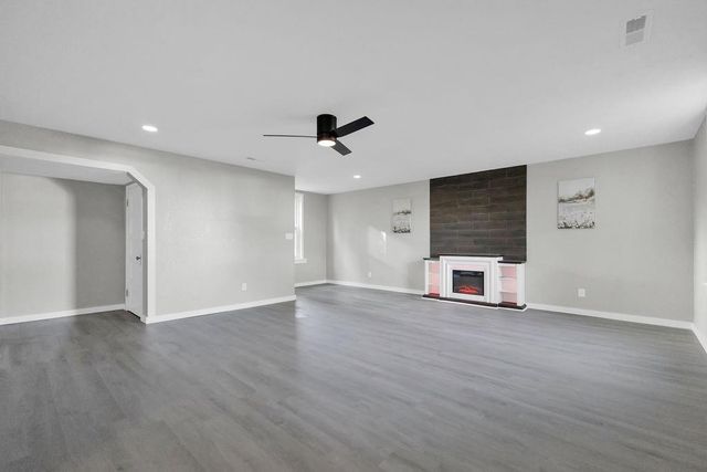 5910 SE Easton Road, St Joseph, MO 64507