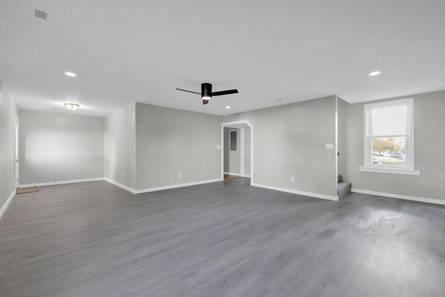 5910 SE Easton Road, St Joseph, MO 64507