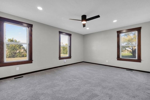 5910 SE Easton Road, St Joseph, MO 64507