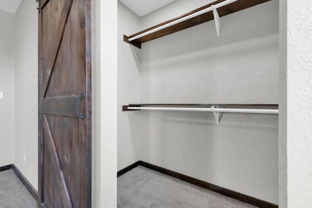 5910 SE Easton Road, St Joseph, MO 64507