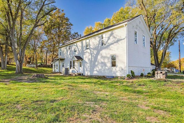 5910 SE Easton Road, St Joseph, MO 64507