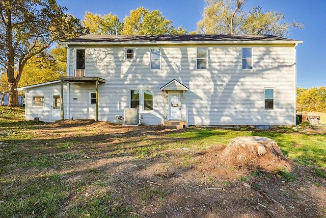 5910 SE Easton Road, St Joseph, MO 64507