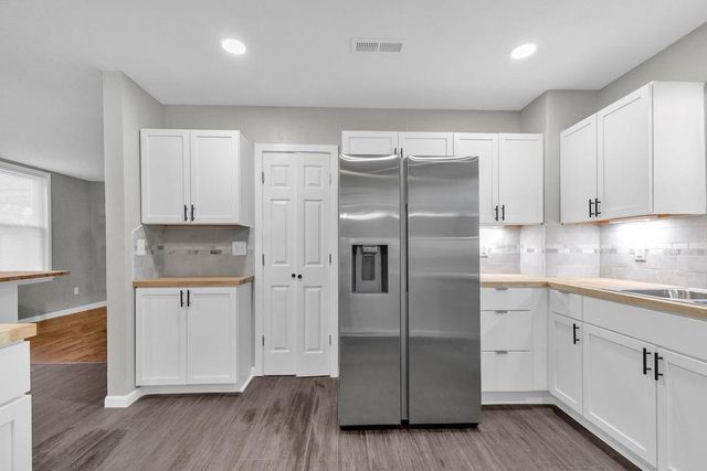 5910 SE Easton Road, St Joseph, MO 64507