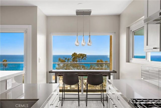 694 N Coast 6, Laguna Beach, CA 92651