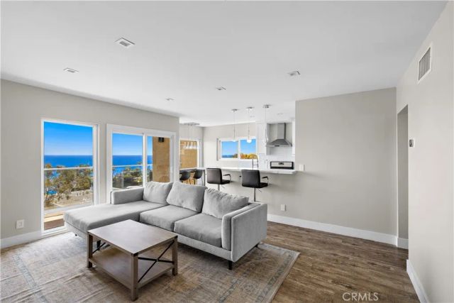 694 N Coast 6, Laguna Beach, CA 92651