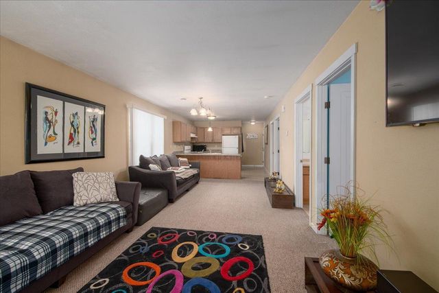 403 W 6TH AVENUE, Oshkosh, WI 54902