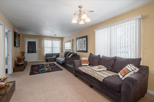 403 W 6TH AVENUE, Oshkosh, WI 54902