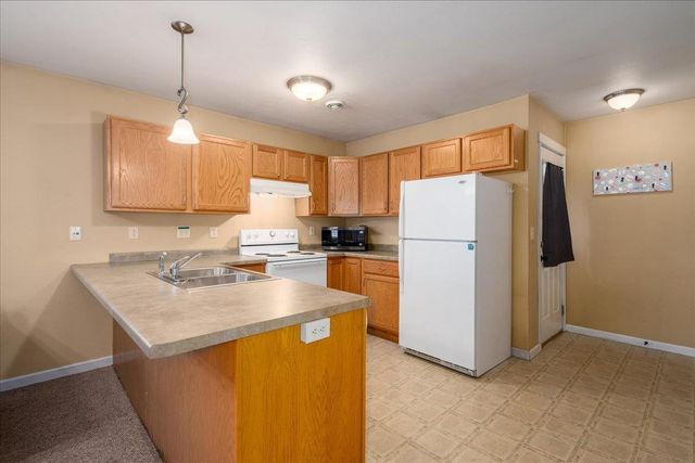 403 W 6TH AVENUE, Oshkosh, WI 54902