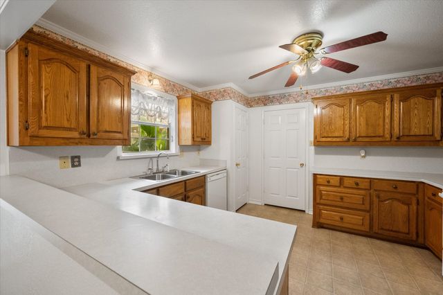 1209 W 3rd Avenue, Corsicana, TX 75110
