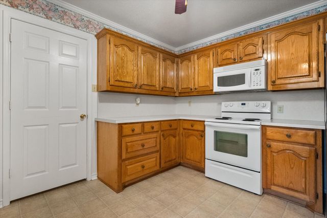 1209 W 3rd Avenue, Corsicana, TX 75110