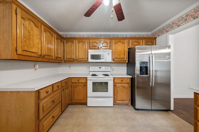 1209 W 3rd Avenue, Corsicana, TX 75110
