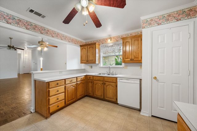 1209 W 3rd Avenue, Corsicana, TX 75110