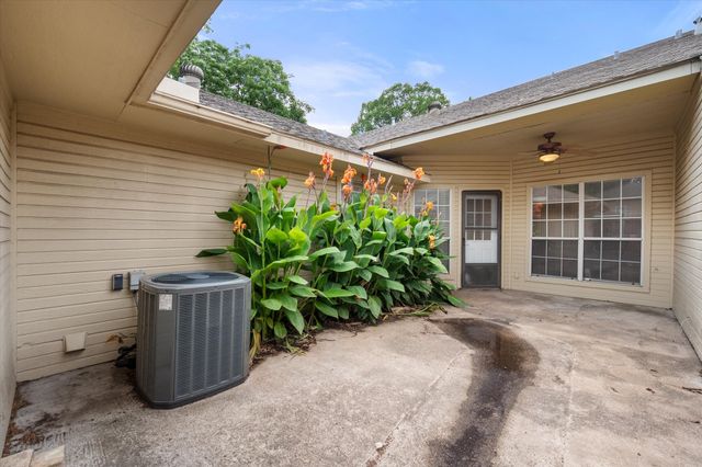 1209 W 3rd Avenue, Corsicana, TX 75110