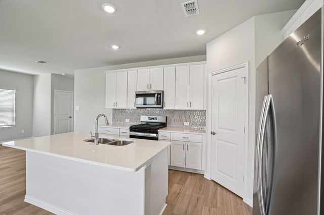 859 Wisteria Lane, Lavon, TX 75166